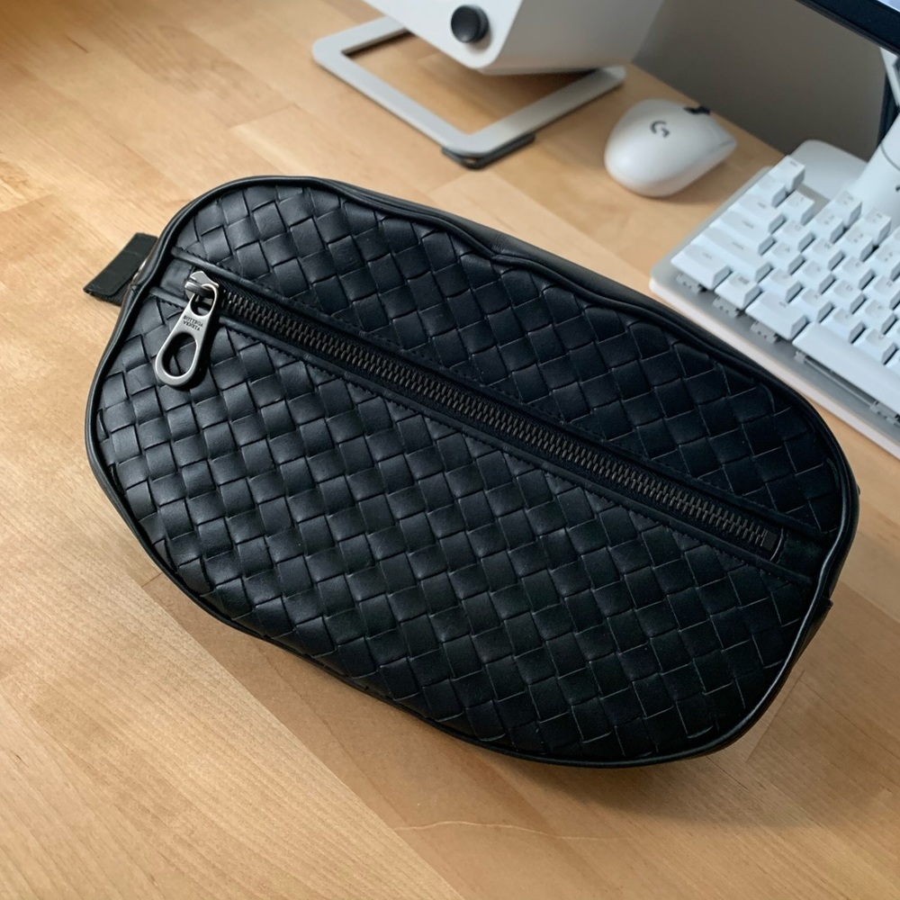 Bottega Veneta Nero Belt Bag